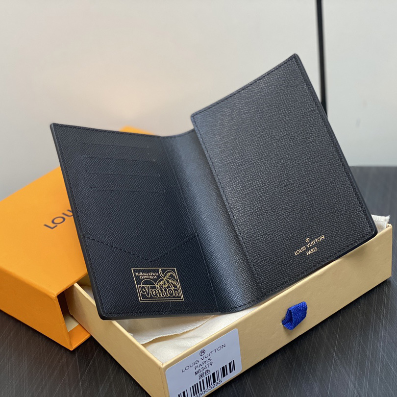 Louis Vuitton Passport Cover  M83479 - PerfectKickZ