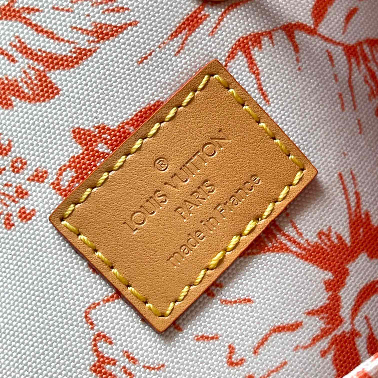 Louis Vuitton Néonoé BB   M25315 - PerfectKickZ