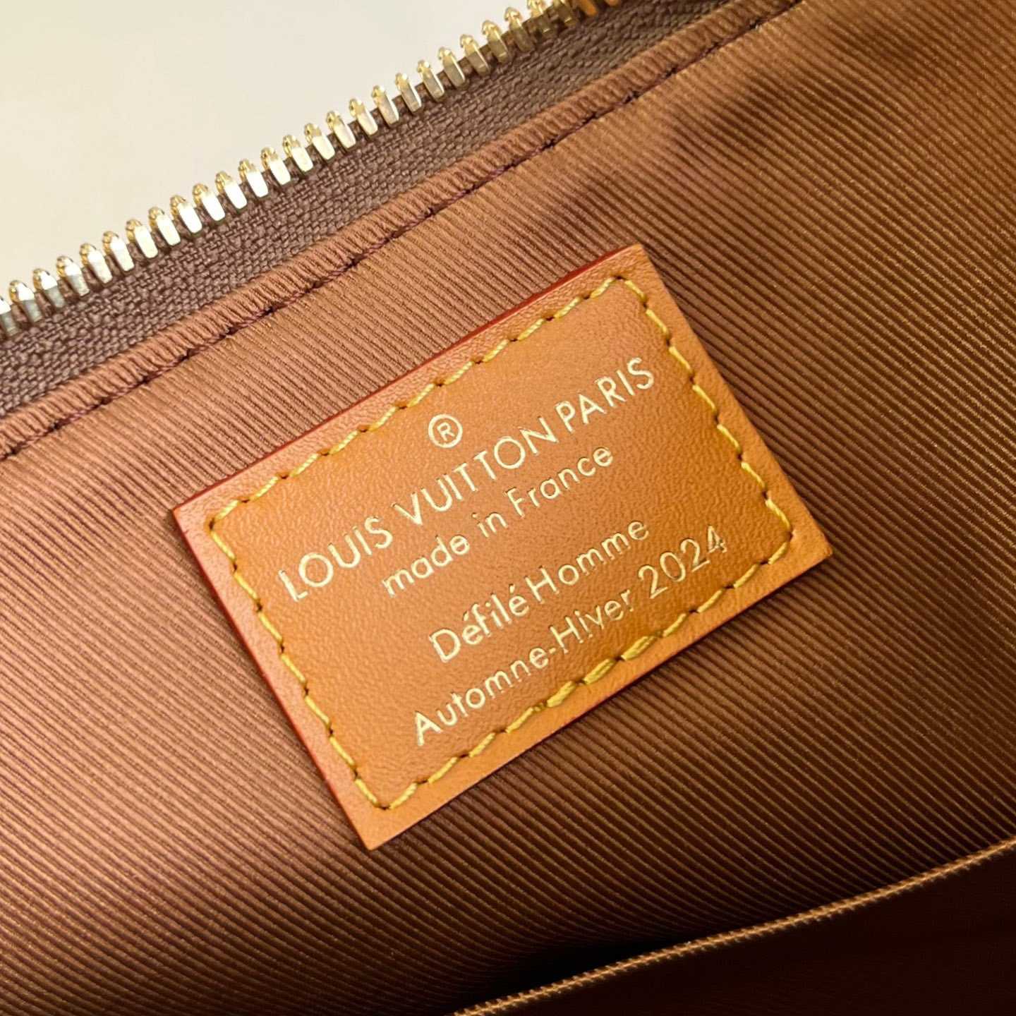 Louis Vuitton Pochette Accessoire XL   M11623 - PerfectKickZ