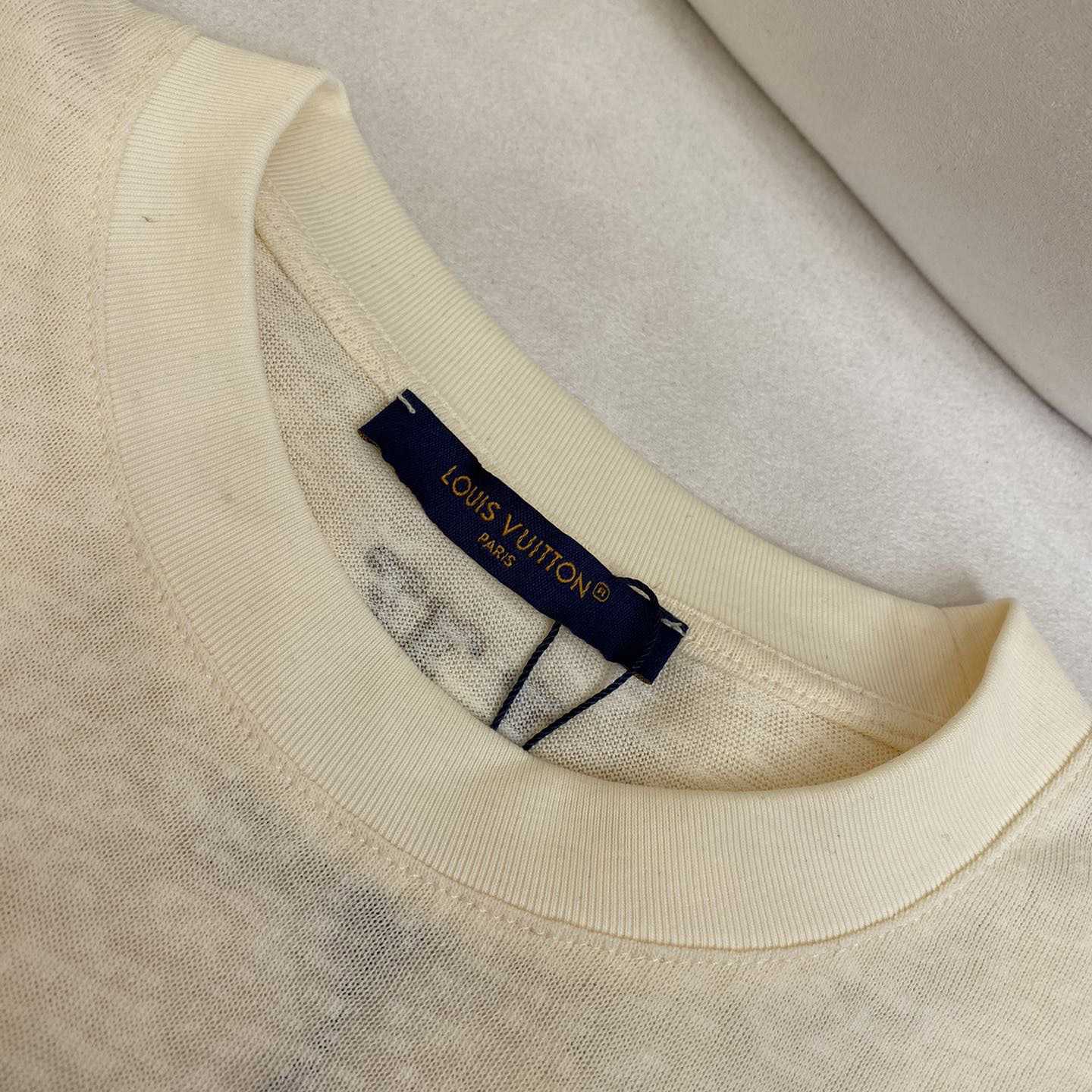 Louis Vuitton Graphic Cotton And Linen-Blend T-Shirt   1AFWUT - PerfectKickZ