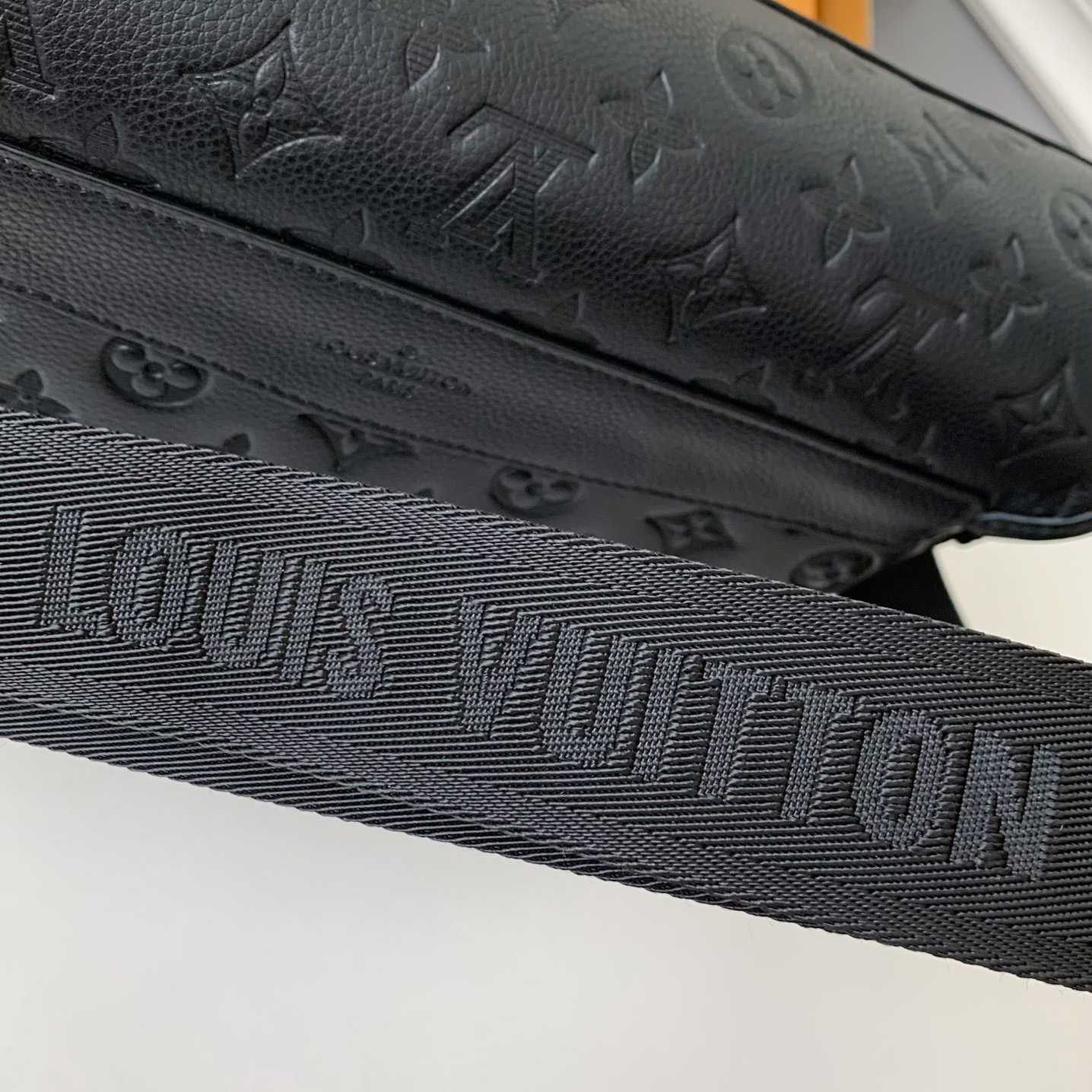 Louis Vuitton Messenger Voyager PM   M25121 - PerfectKickZ