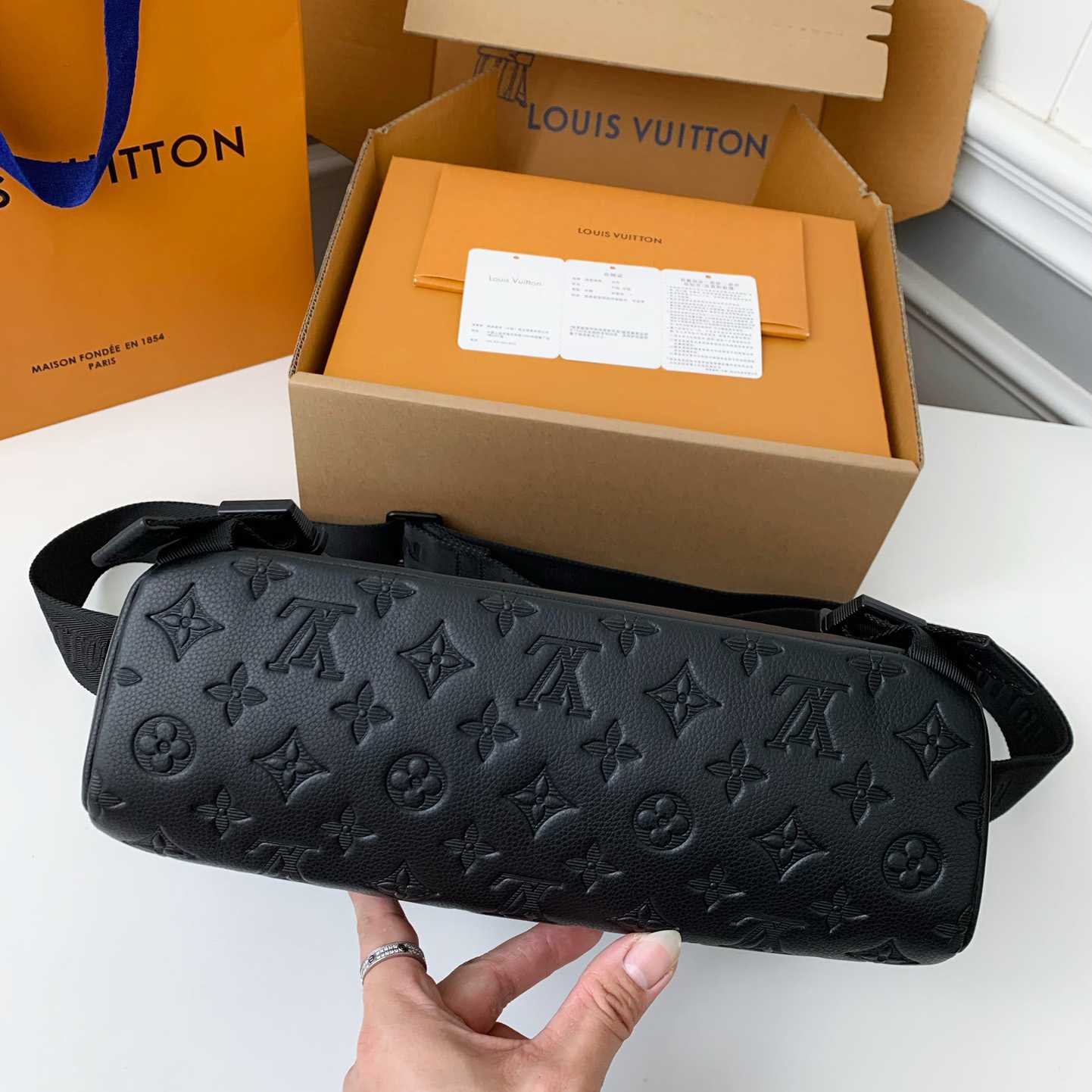Louis Vuitton Messenger Voyager PM   M25121 - PerfectKickZ