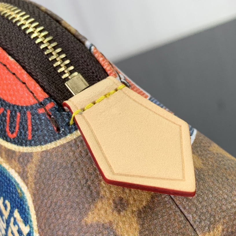 Louis Vuitton Cosmetic Pouch   M83597 - PerfectKickZ