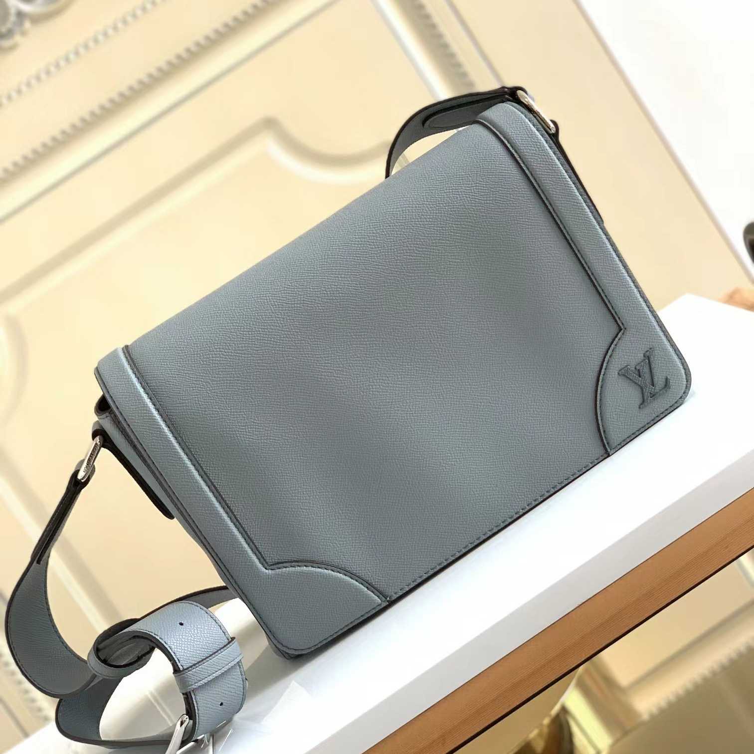 Louis Vuitton New Flap Messenger (28.3 x 18.3 x 4.3 cm) - PerfectKickZ