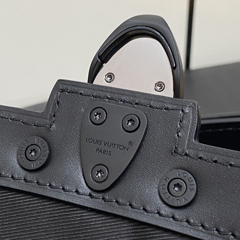 Louis Vuitton Soul Trunk   M11743 - PerfectKickZ