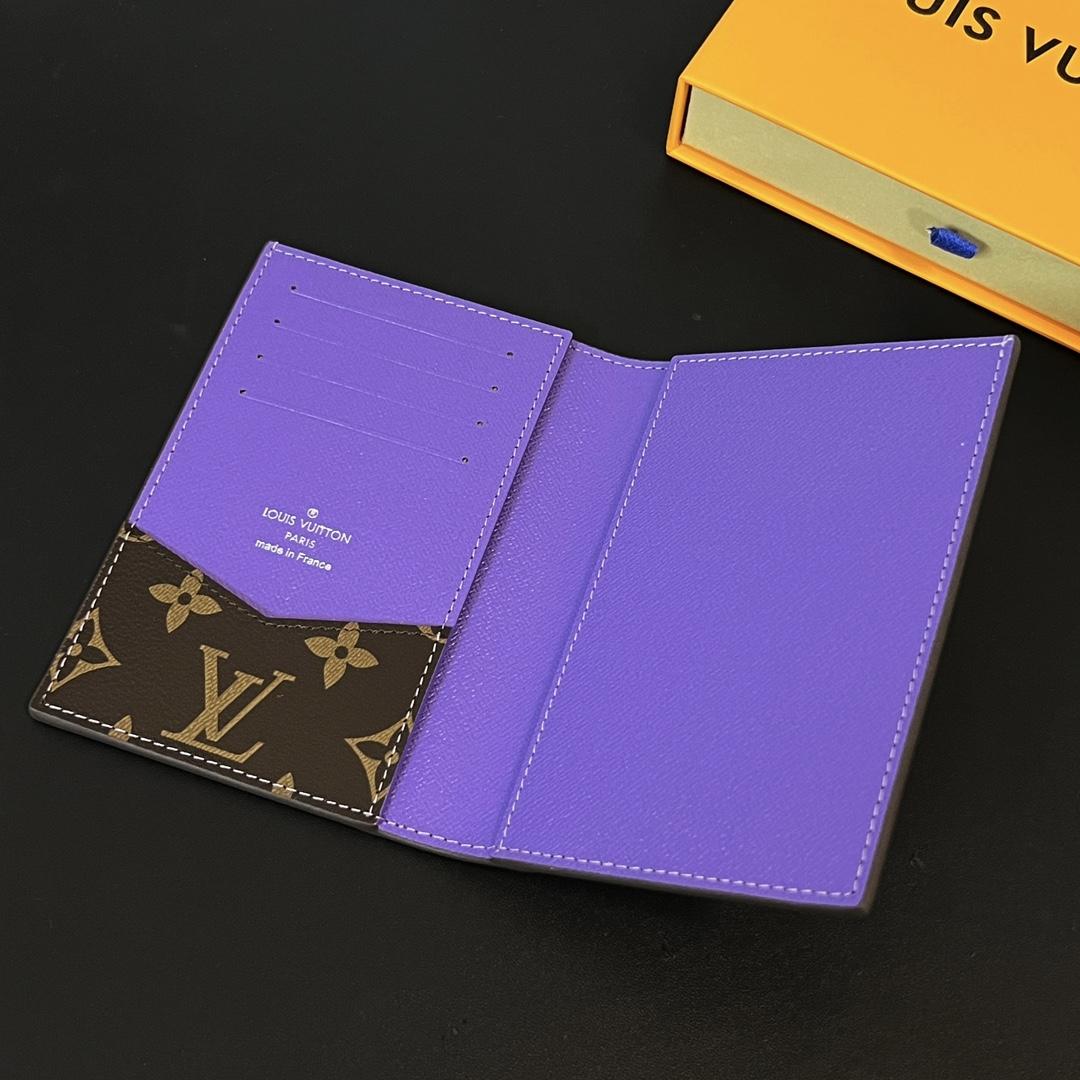 Louis Vuitton Passport Cover   M28268 - PerfectKickZ