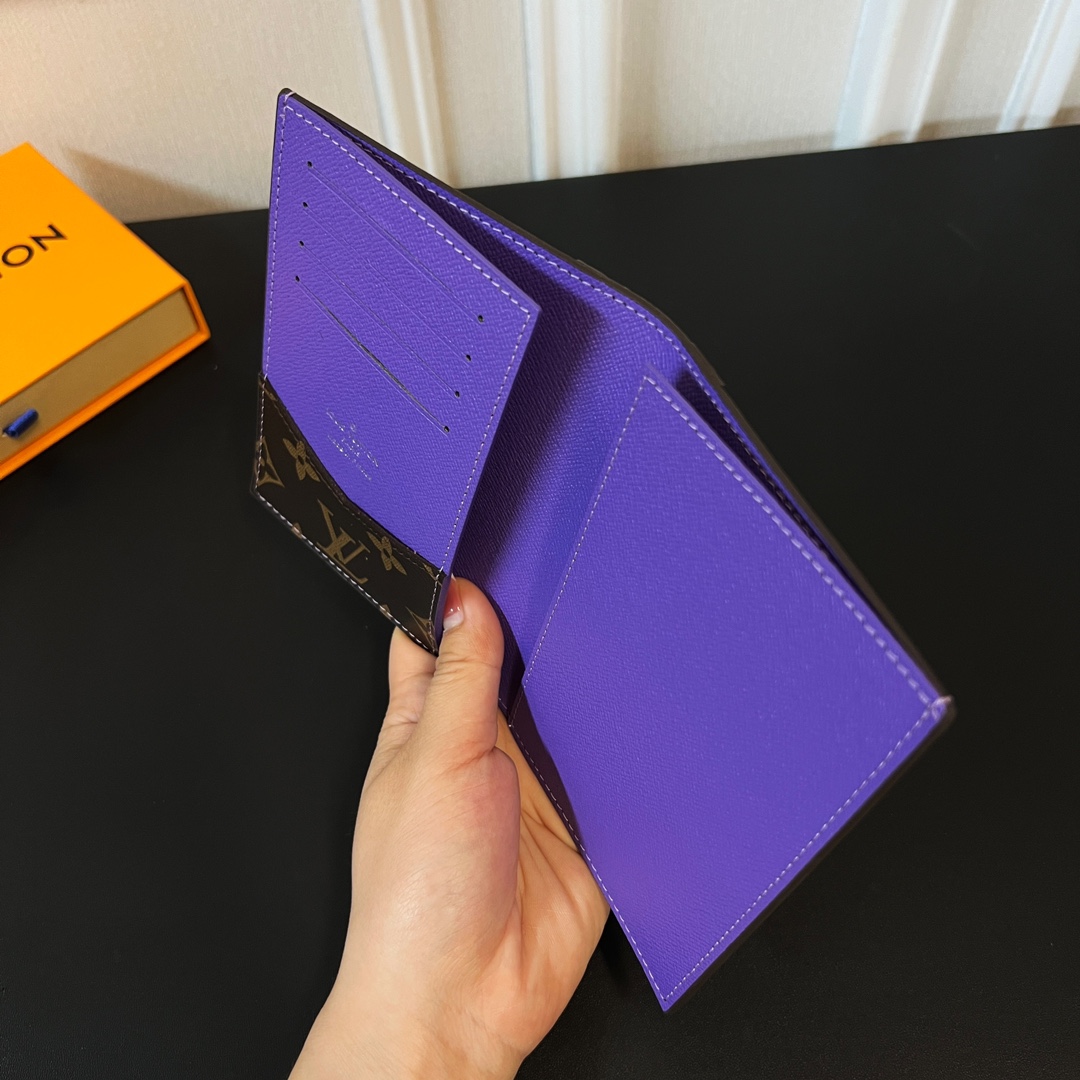 Louis Vuitton Passport Cover   M28268 - PerfectKickZ