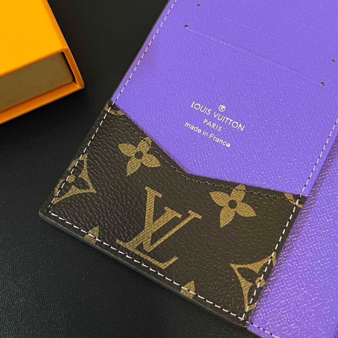 Louis Vuitton Passport Cover   M28268 - PerfectKickZ