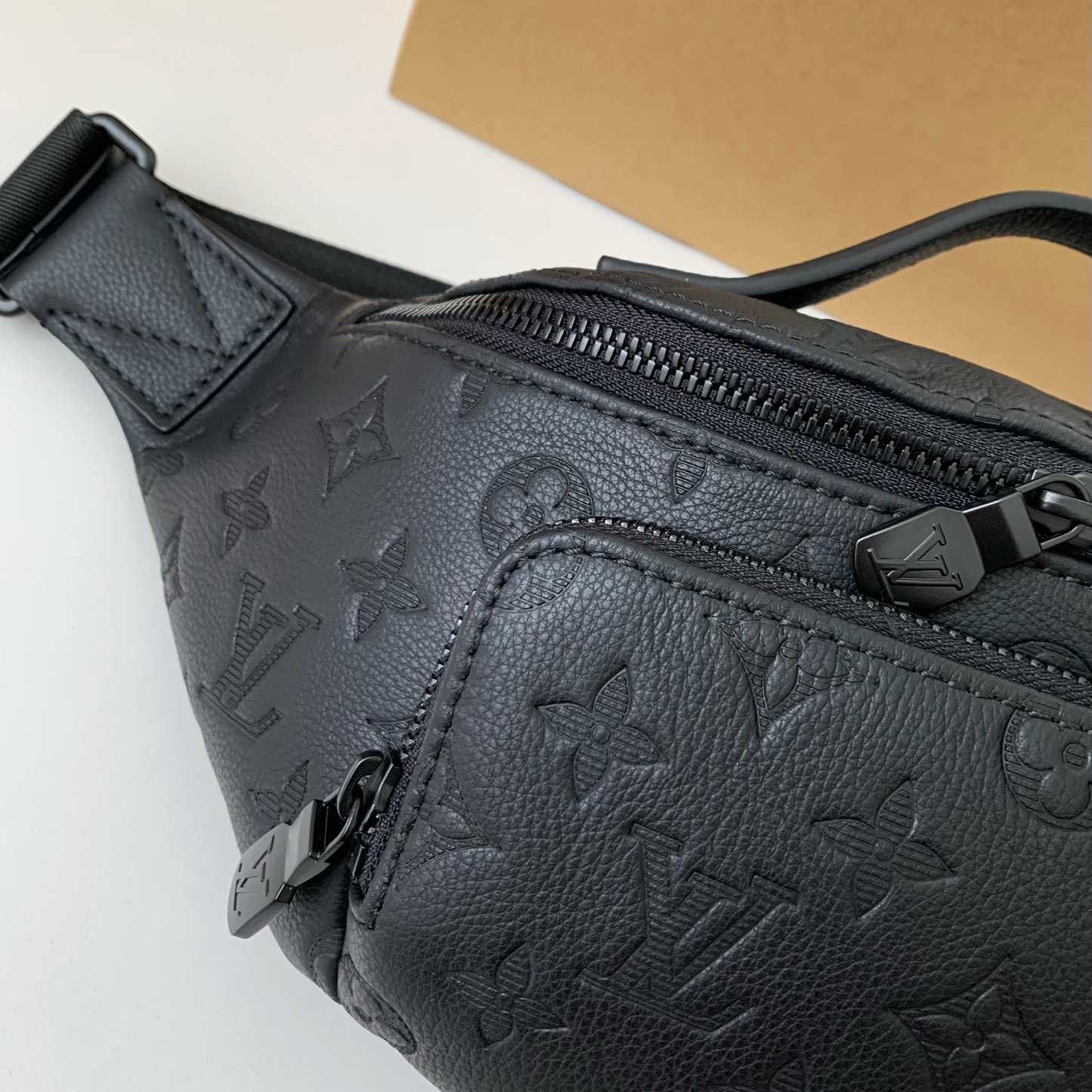 Louis Vuitton Rush Bumbag  M25227 - PerfectKickZ