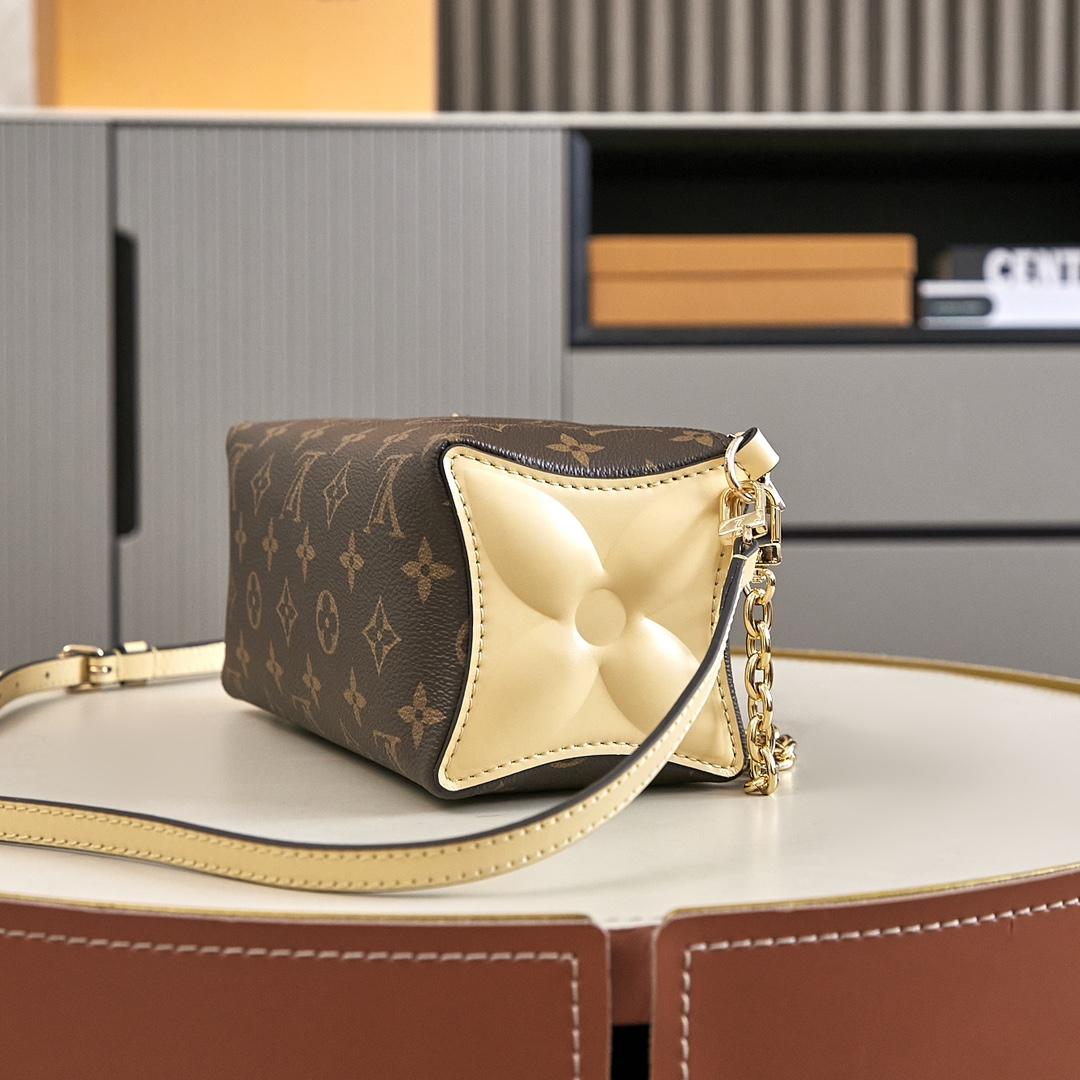 Louis Vuitton Bloom Pouch   M11672 - PerfectKickZ