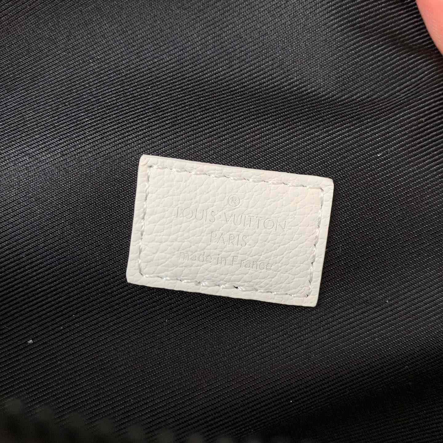 Louis Vuitton Rush Bumbag  M25227 - 