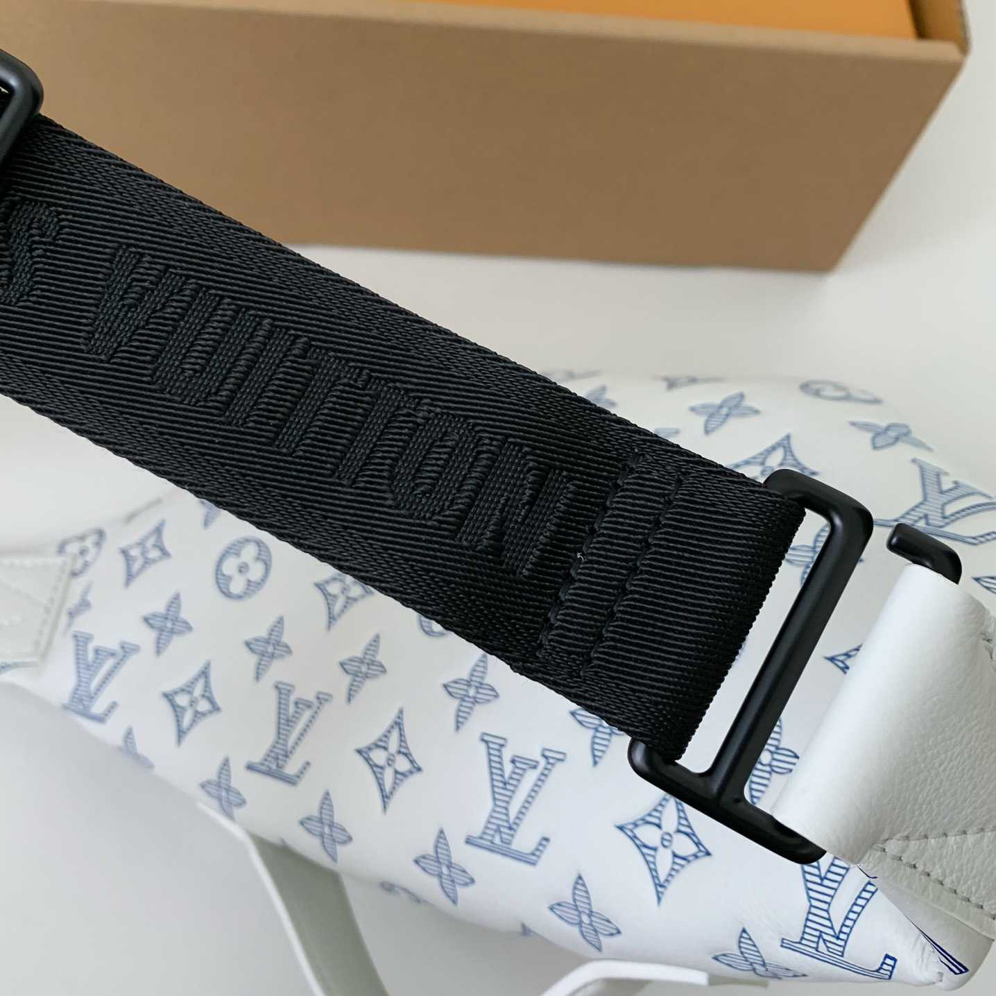 Louis Vuitton Rush Bumbag  M25227 - 