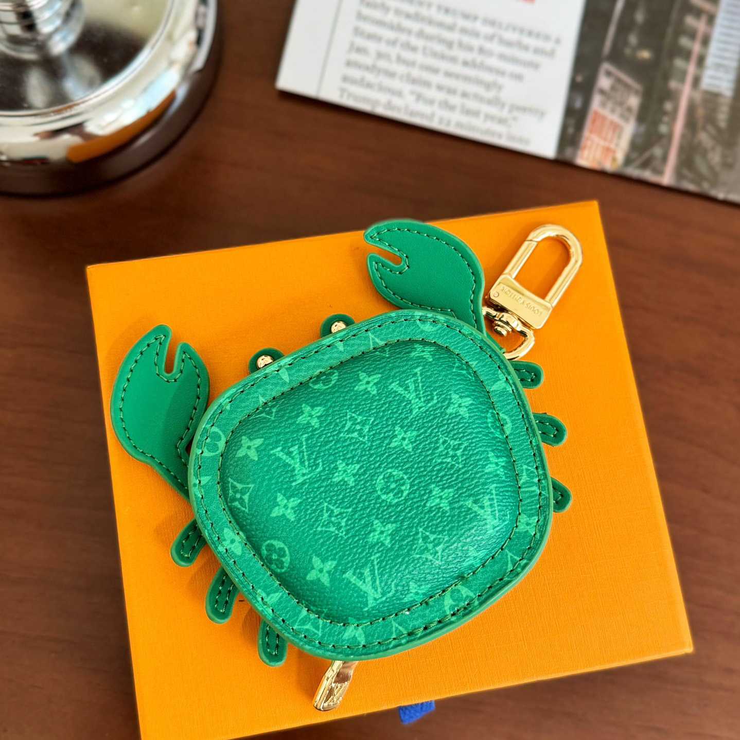 Louis Vuitton LV Crab Bag Charm   M01931 - PerfectKickZ