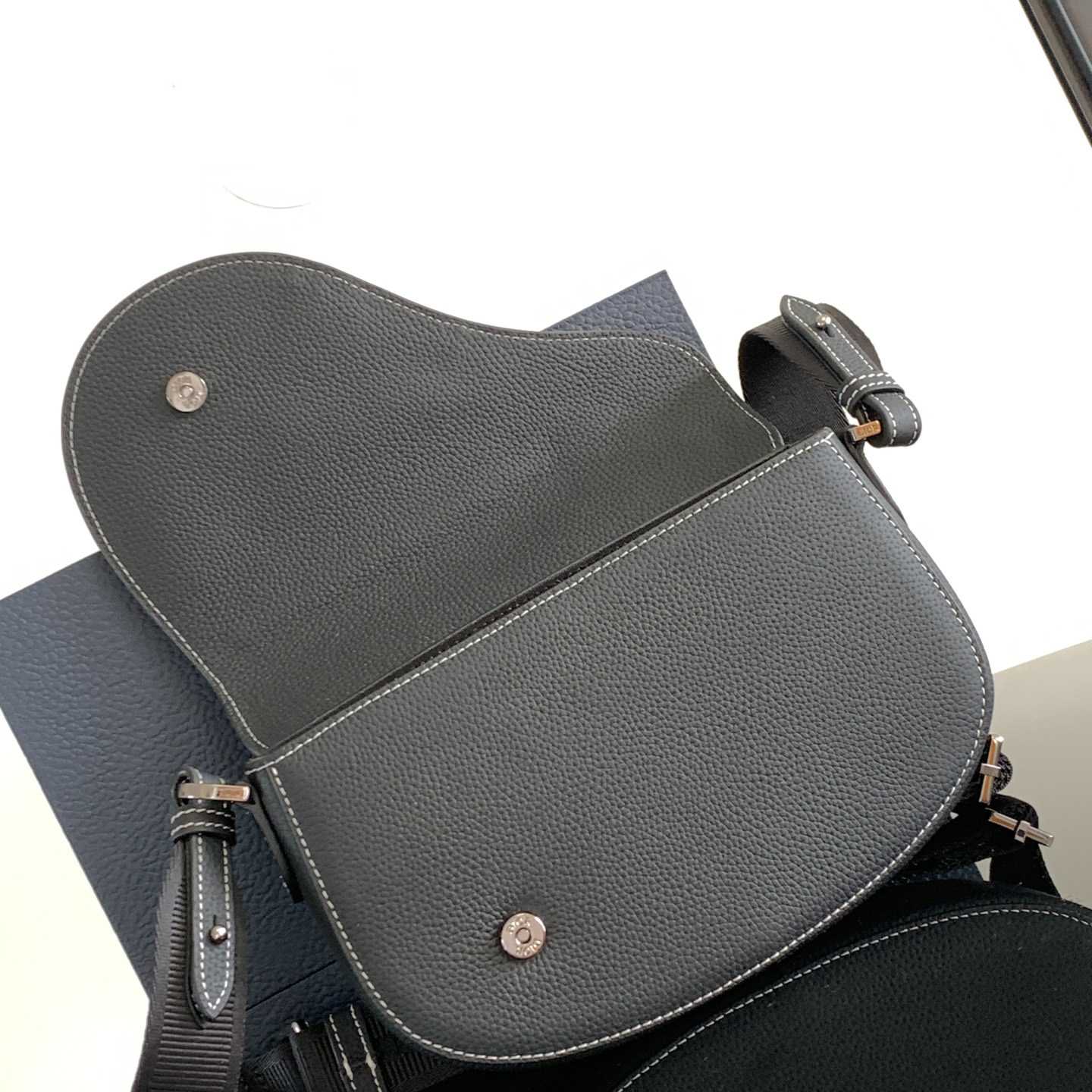 Dior Saddle Messenger Bag - PerfectKickZ
