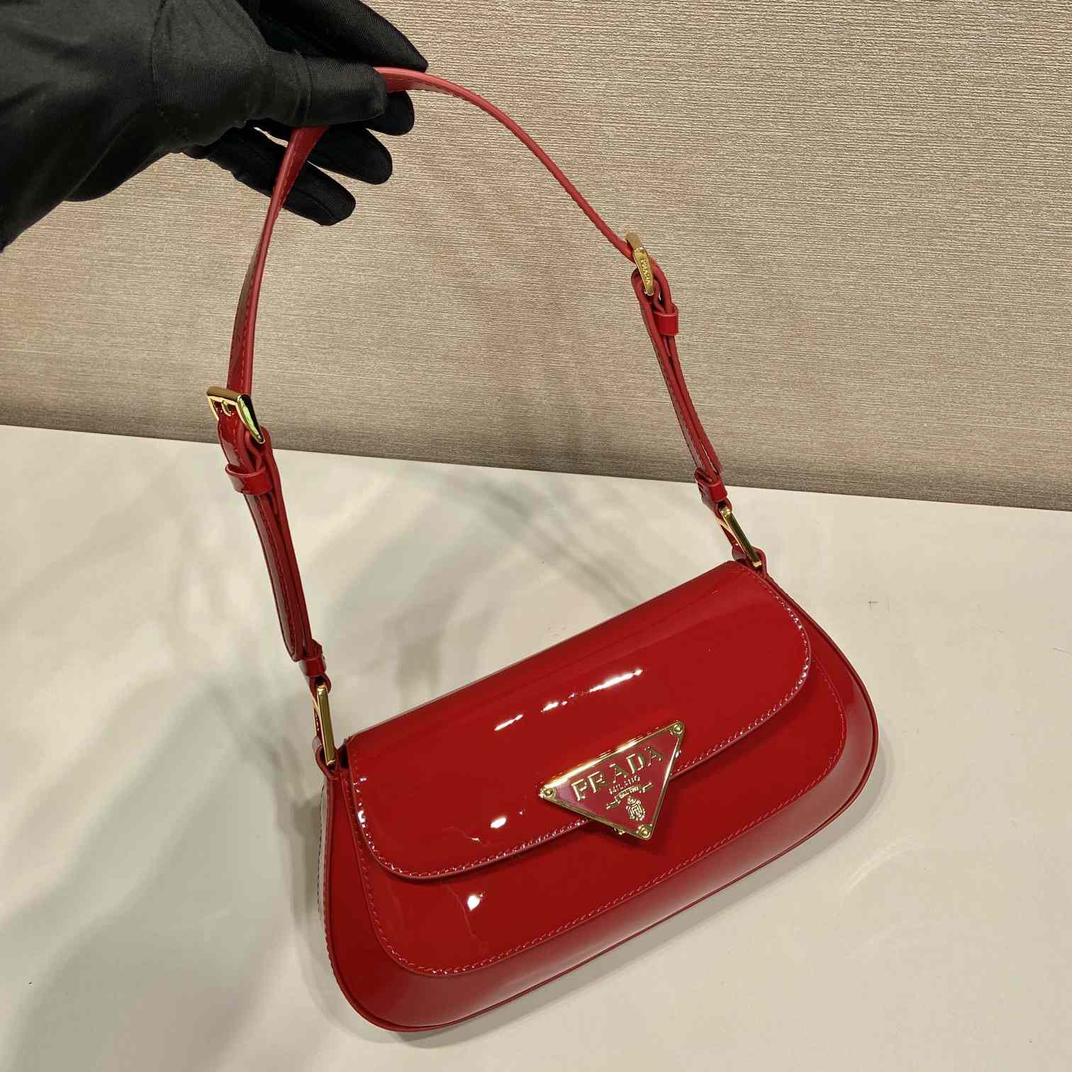 Prada Brushed Leather Shoulder Bag （24-11-4cm） - PerfectKickZ