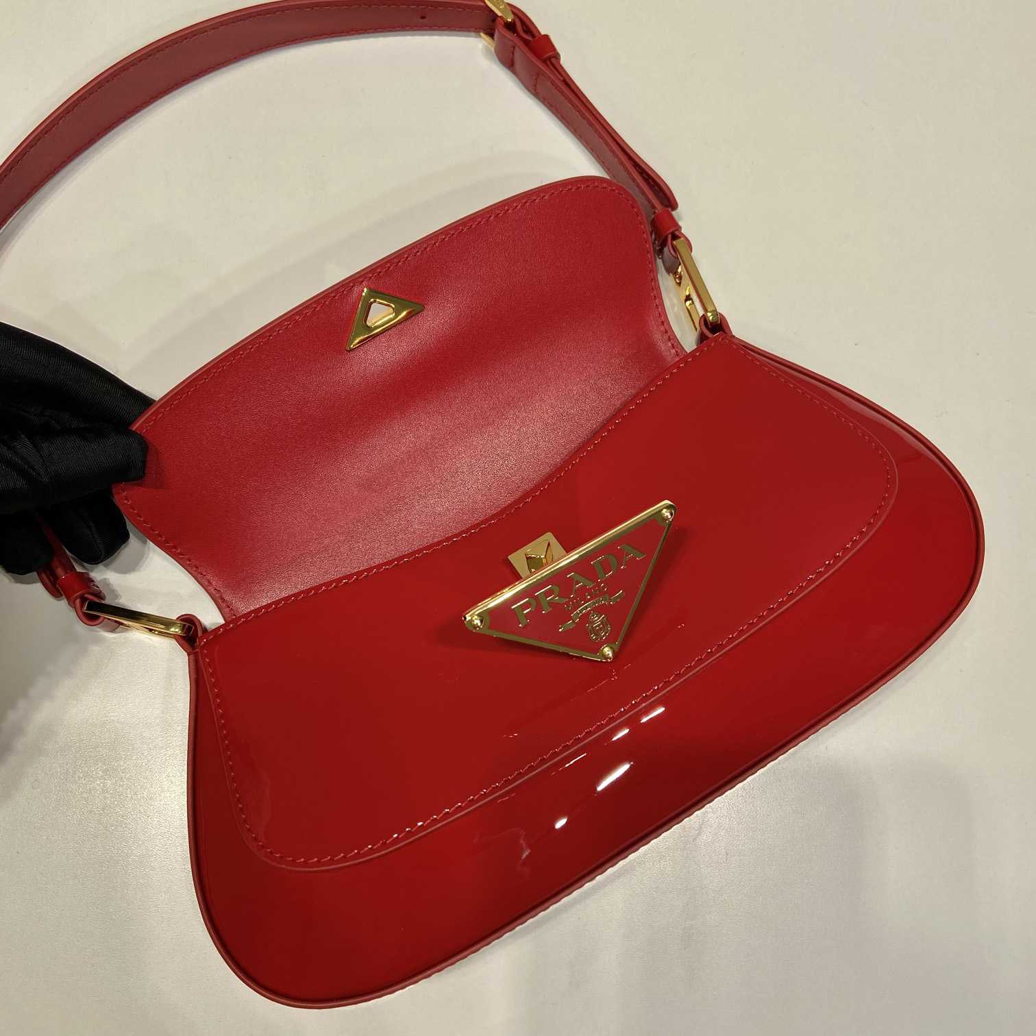 Prada Brushed Leather Shoulder Bag （24-11-4cm） - PerfectKickZ