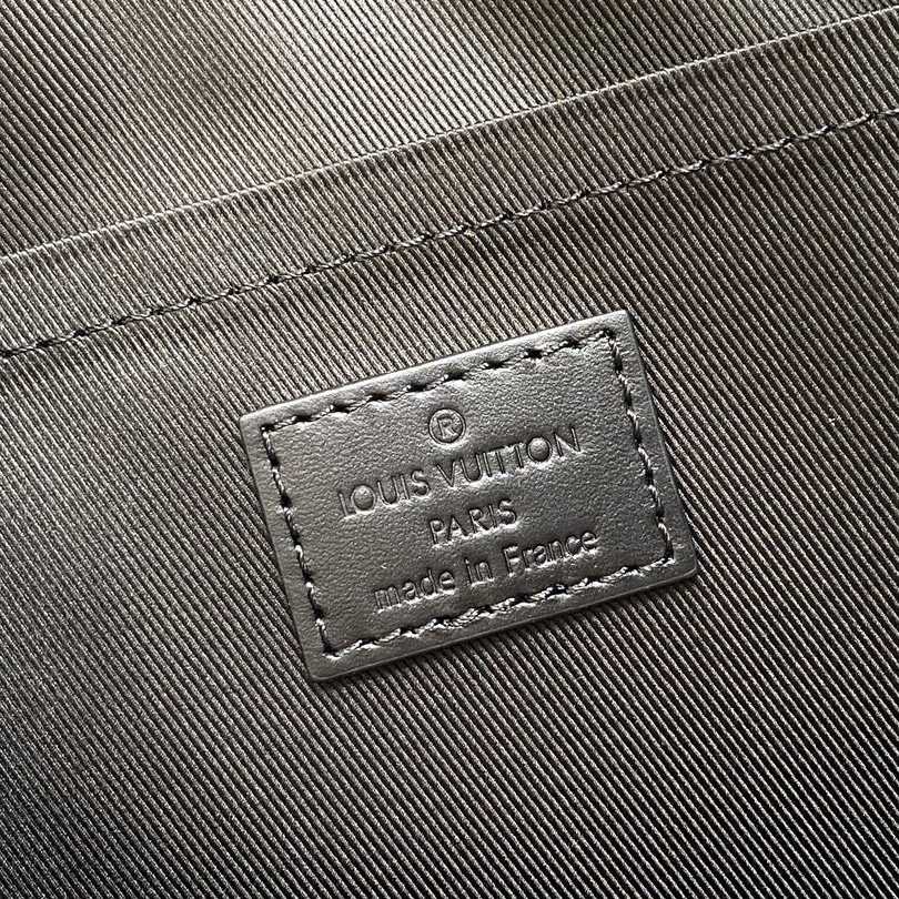 Louis Vuitton Soul Trunk East West   M11744 - PerfectKickZ