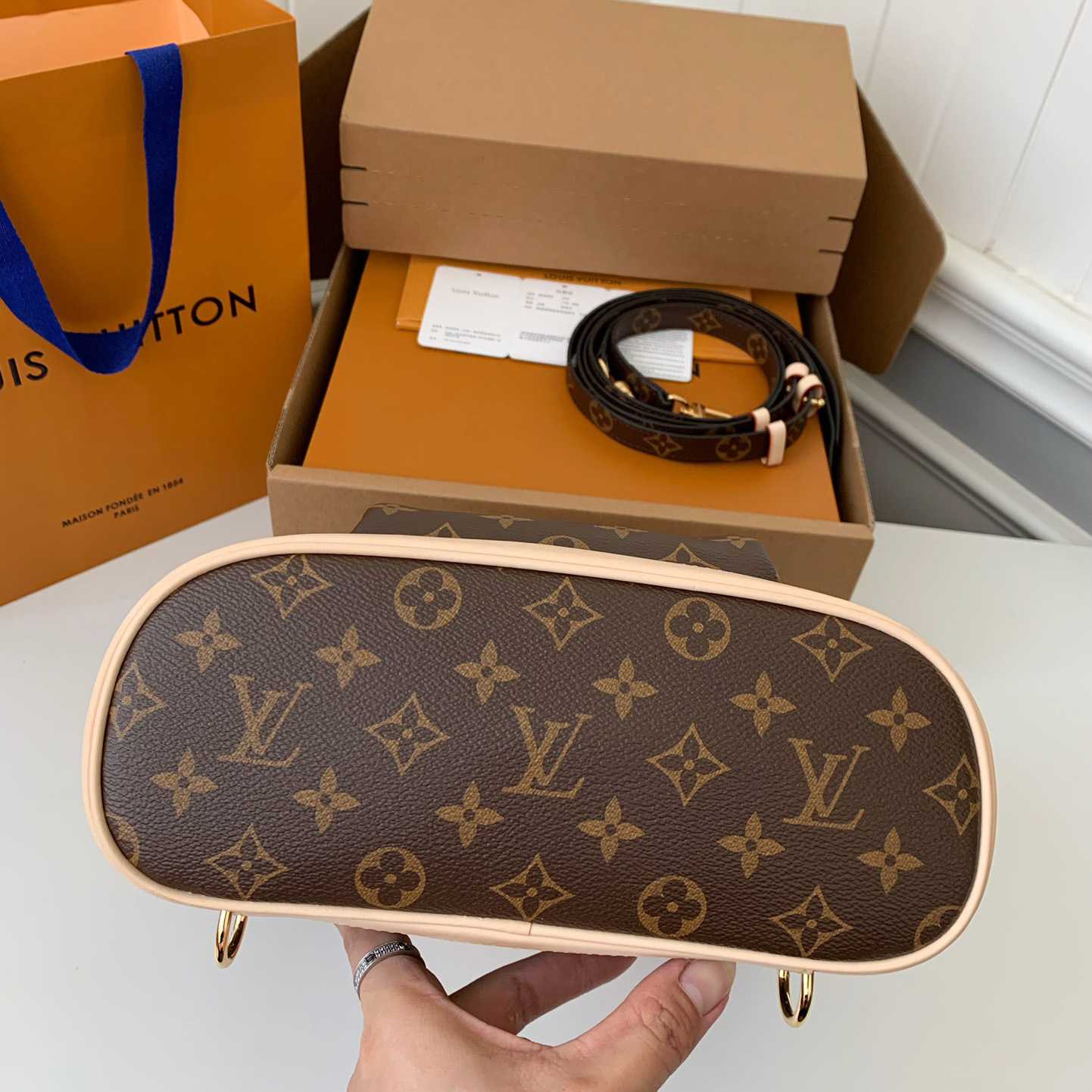 Louis Vuitton Montsouris PM   M11198 - PerfectKickZ
