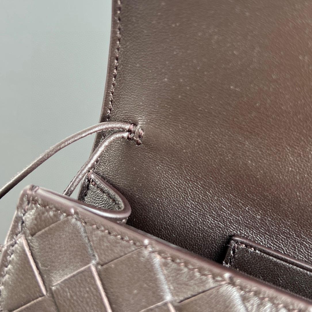 Bottega Veneta Long Clutch Andiamo With Handle - PerfectKickZ