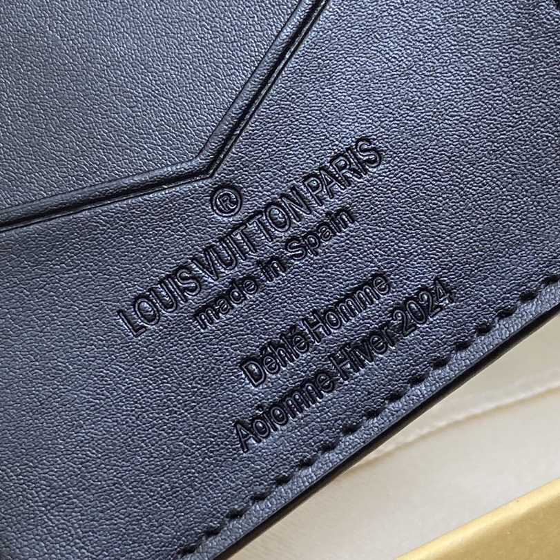Louis Vuitton Passport Cover   M64501 - PerfectKickZ