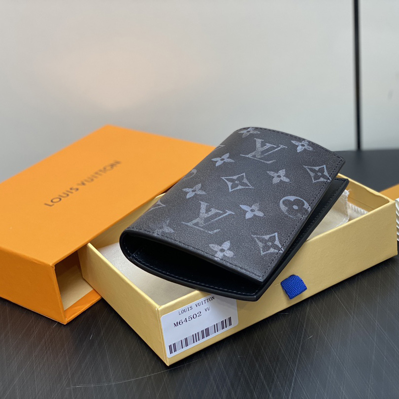 Louis Vuitton Passport Cover   M64501 - PerfectKickZ
