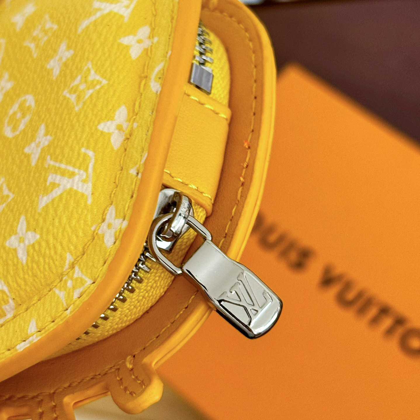 Louis Vuitton LV Crab Bag Charm   M01932 - PerfectKickZ