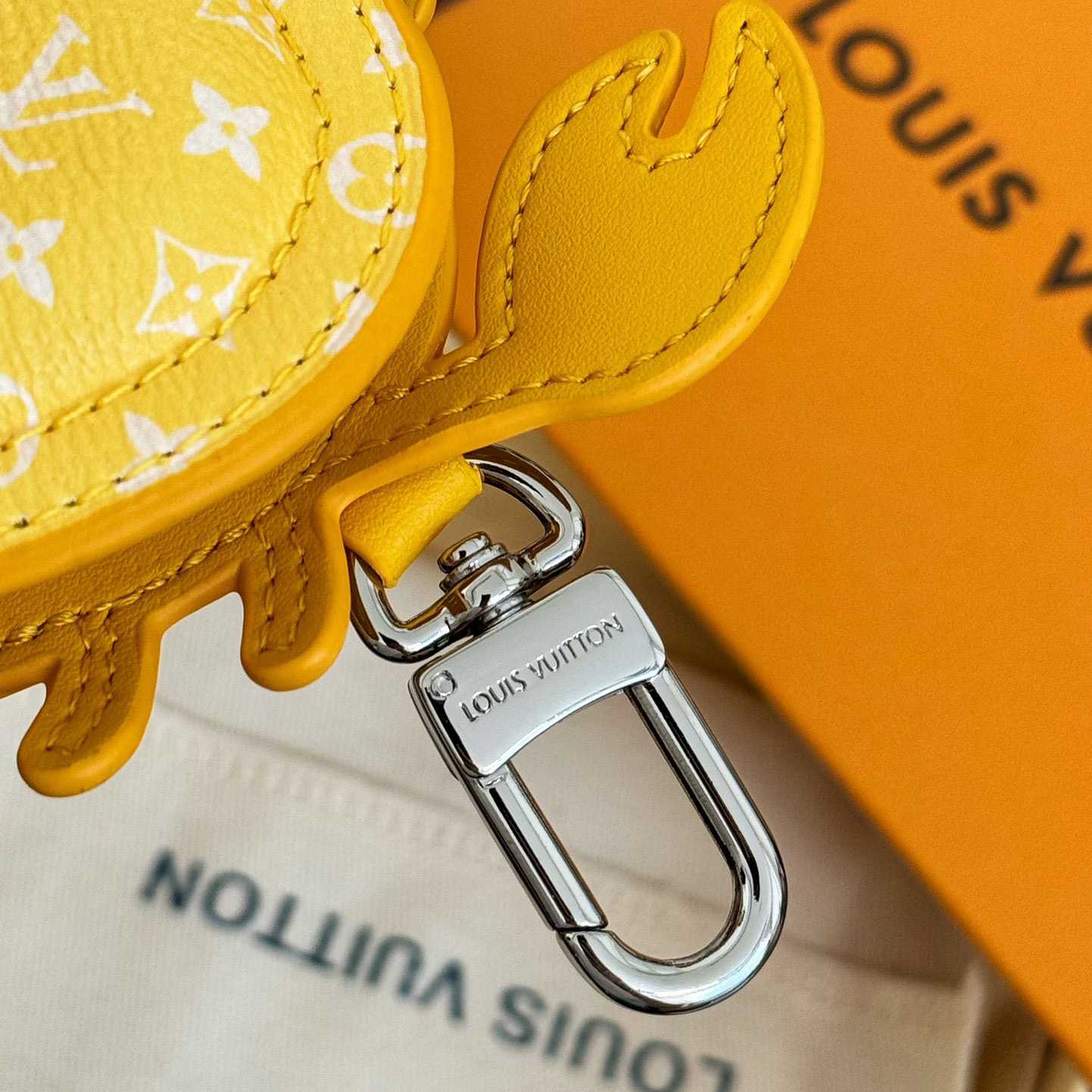 Louis Vuitton LV Crab Bag Charm   M01932 - PerfectKickZ