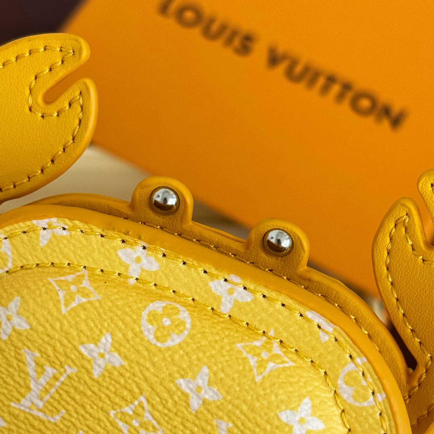 Louis Vuitton LV Crab Bag Charm   M01932 - PerfectKickZ