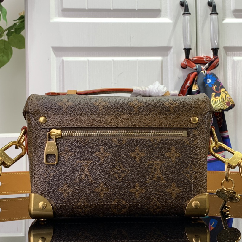 Louis Vuitton Soul Trunk   M11535 - PerfectKickZ