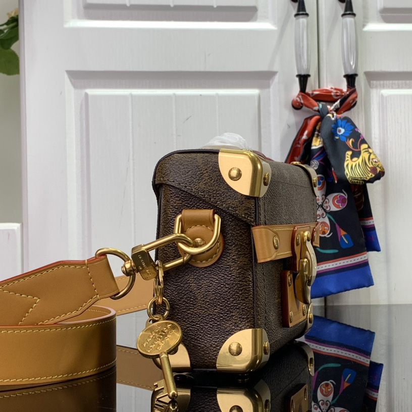 Louis Vuitton Soul Trunk   M11535 - PerfectKickZ
