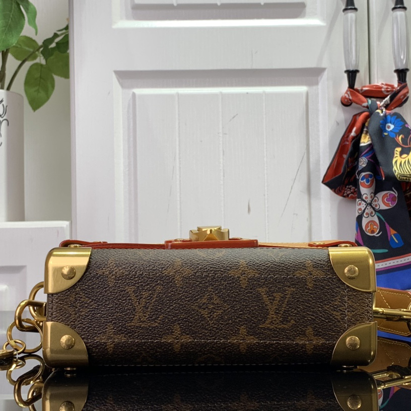 Louis Vuitton Soul Trunk   M11535 - PerfectKickZ