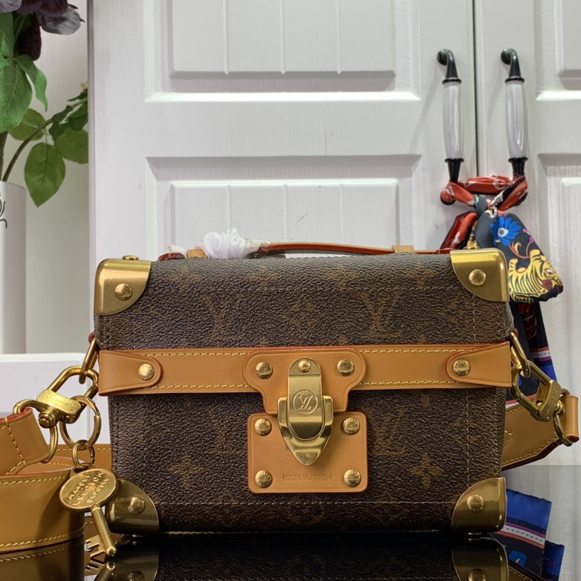 Louis Vuitton Soul Trunk   M11535 - PerfectKickZ