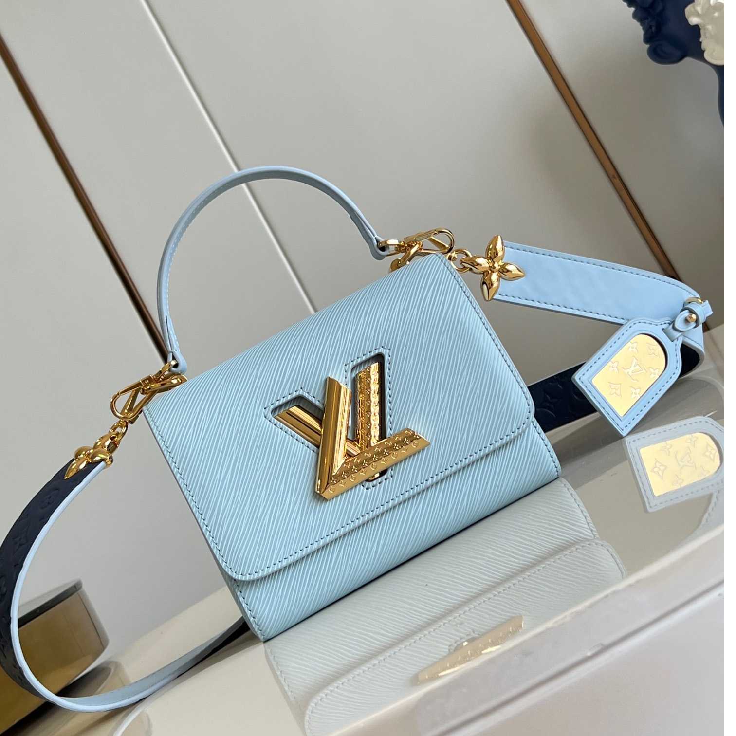 Louis Vuitton Twist PM   M25362 - PerfectKickZ