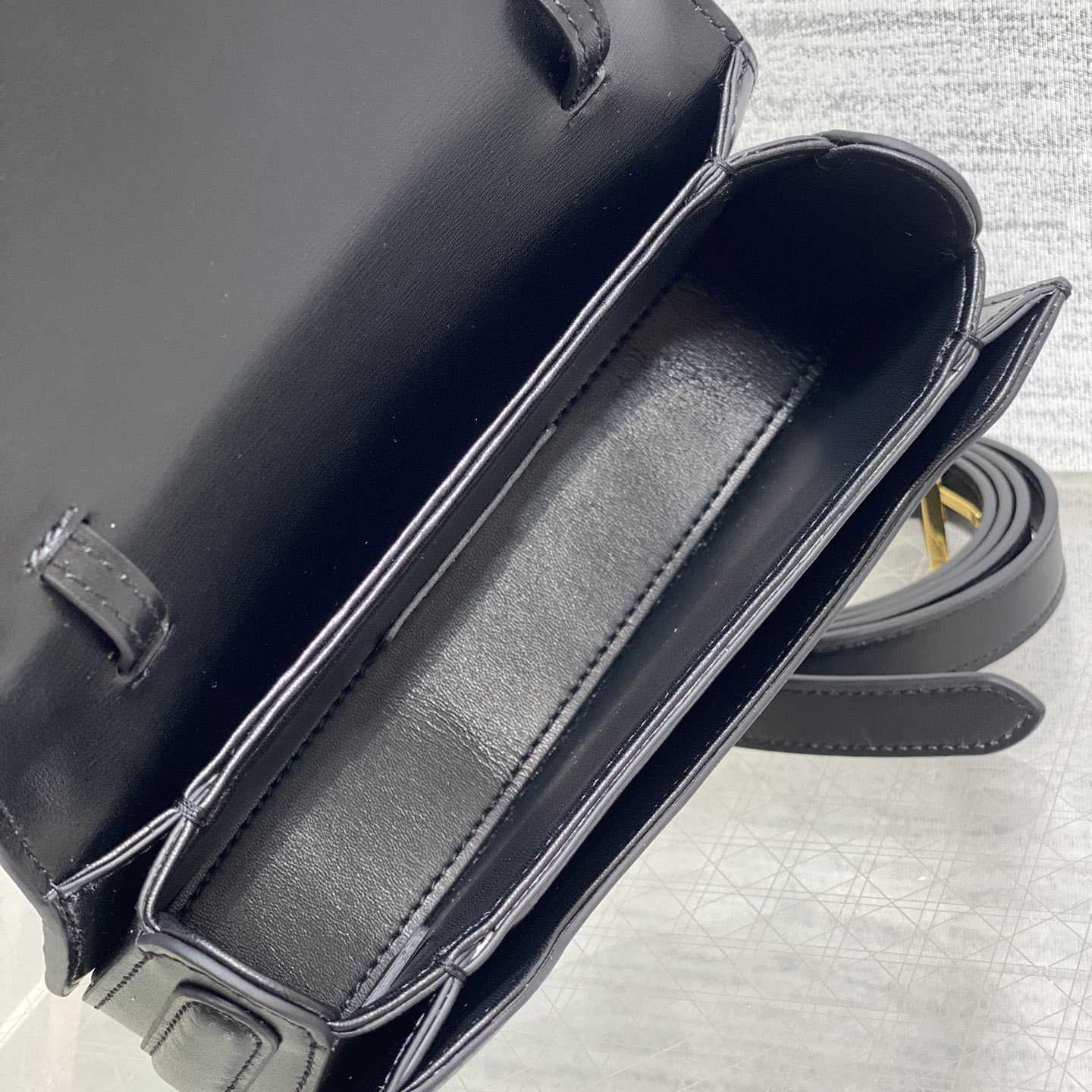 Dior Small 30 Montaigne Avenue Top Handle Bag - PerfectKickZ