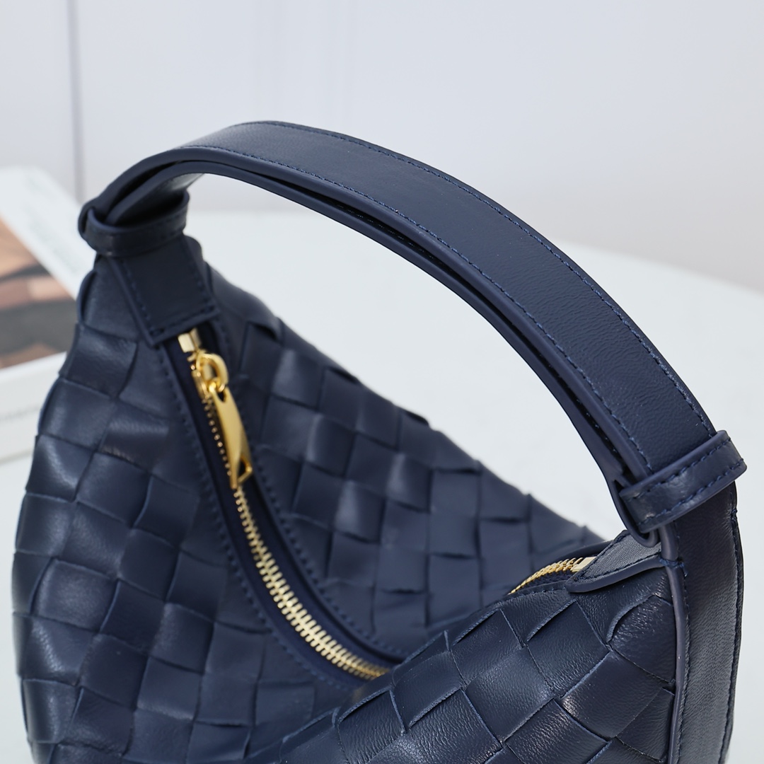 Bottega Veneta Mini Wallace - PerfectKickZ