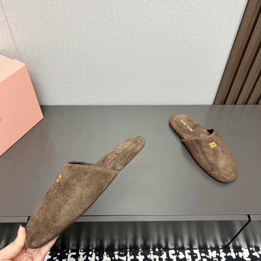 Miu Miu Suede Slippers - 