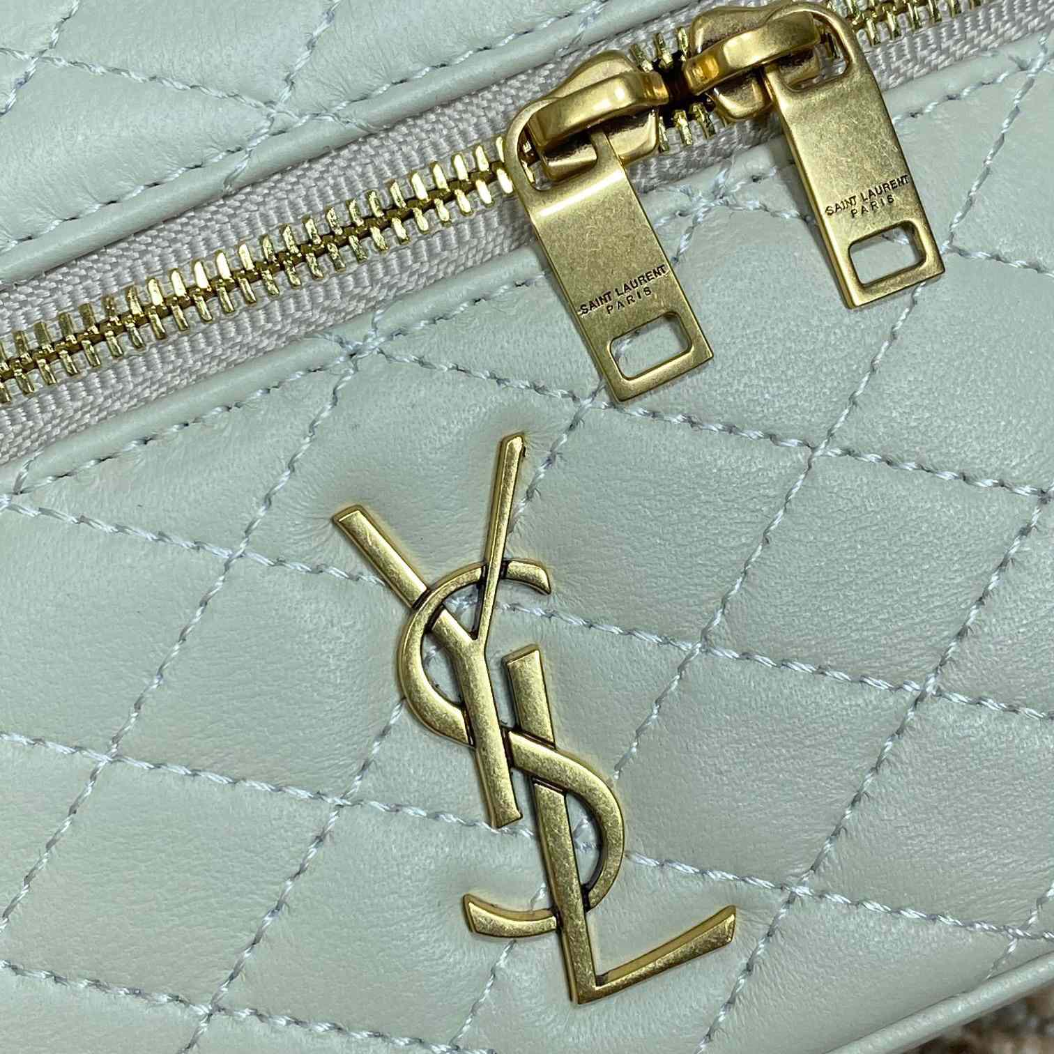 Saint Laurent Gaby Vanity Bag In Lambskin - 