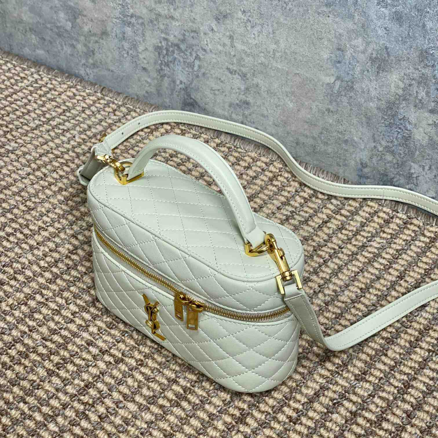 Saint Laurent Gaby Vanity Bag In Lambskin - 