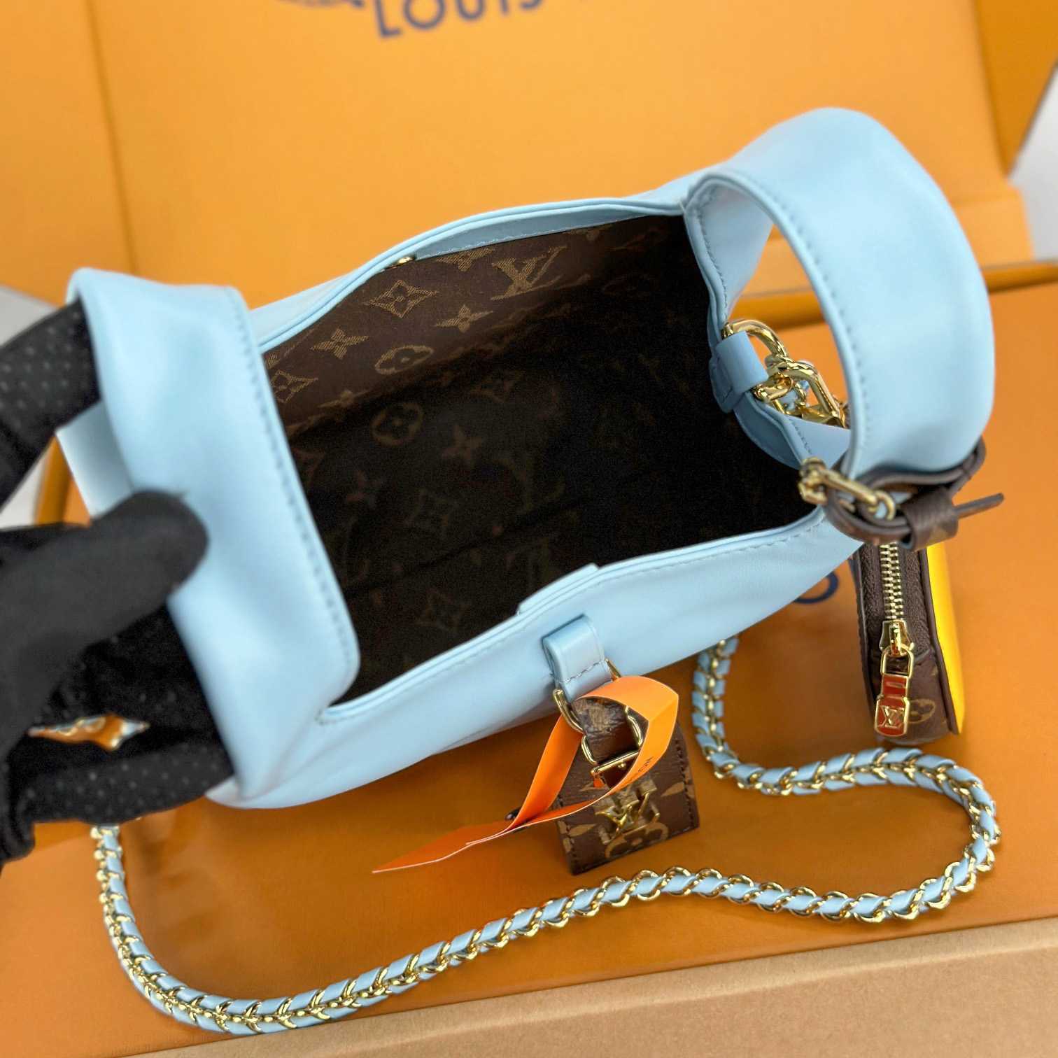 Louis Vuitton Atlantis BB  M11387 - 
