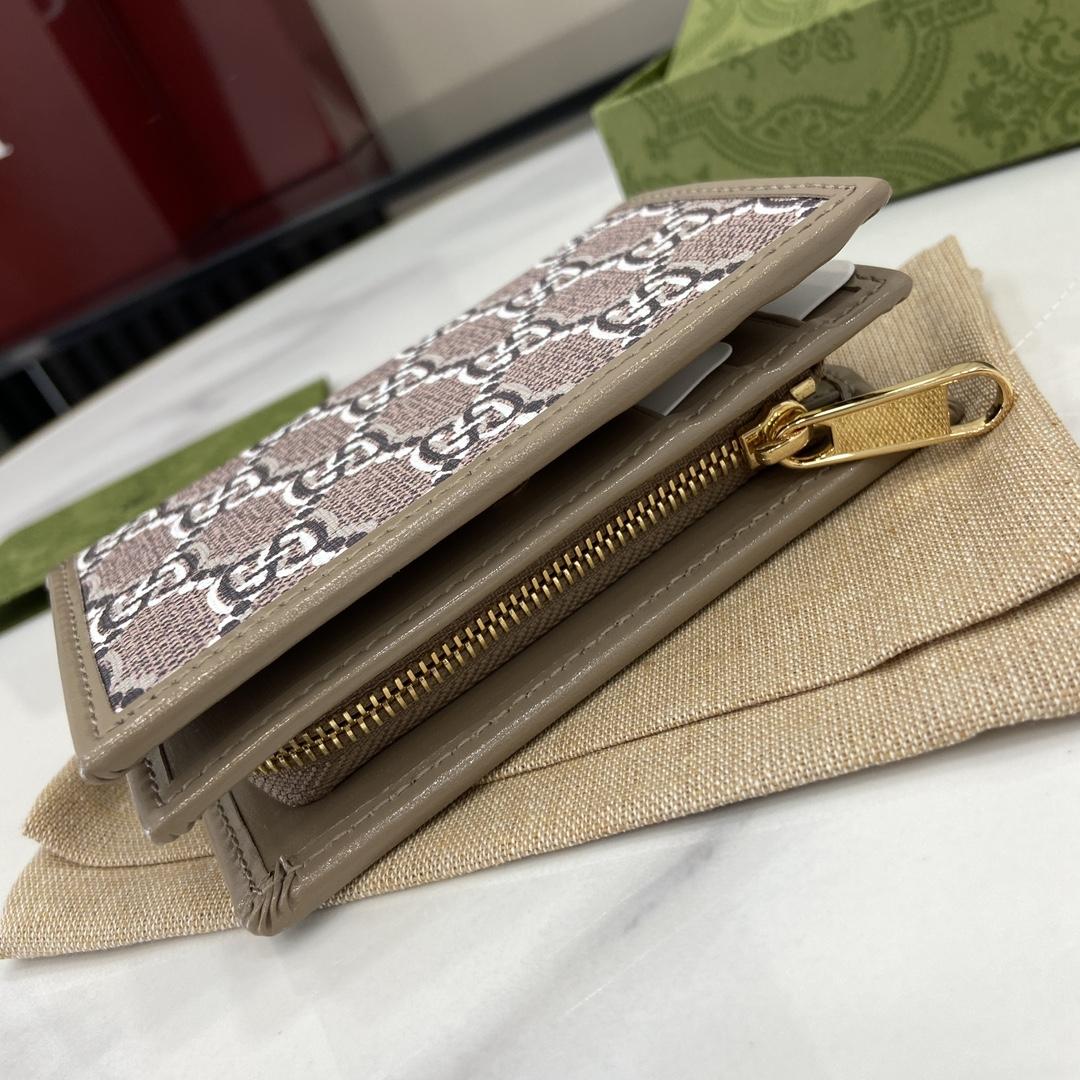Gucci Medium Wallet With GG Shadow - 