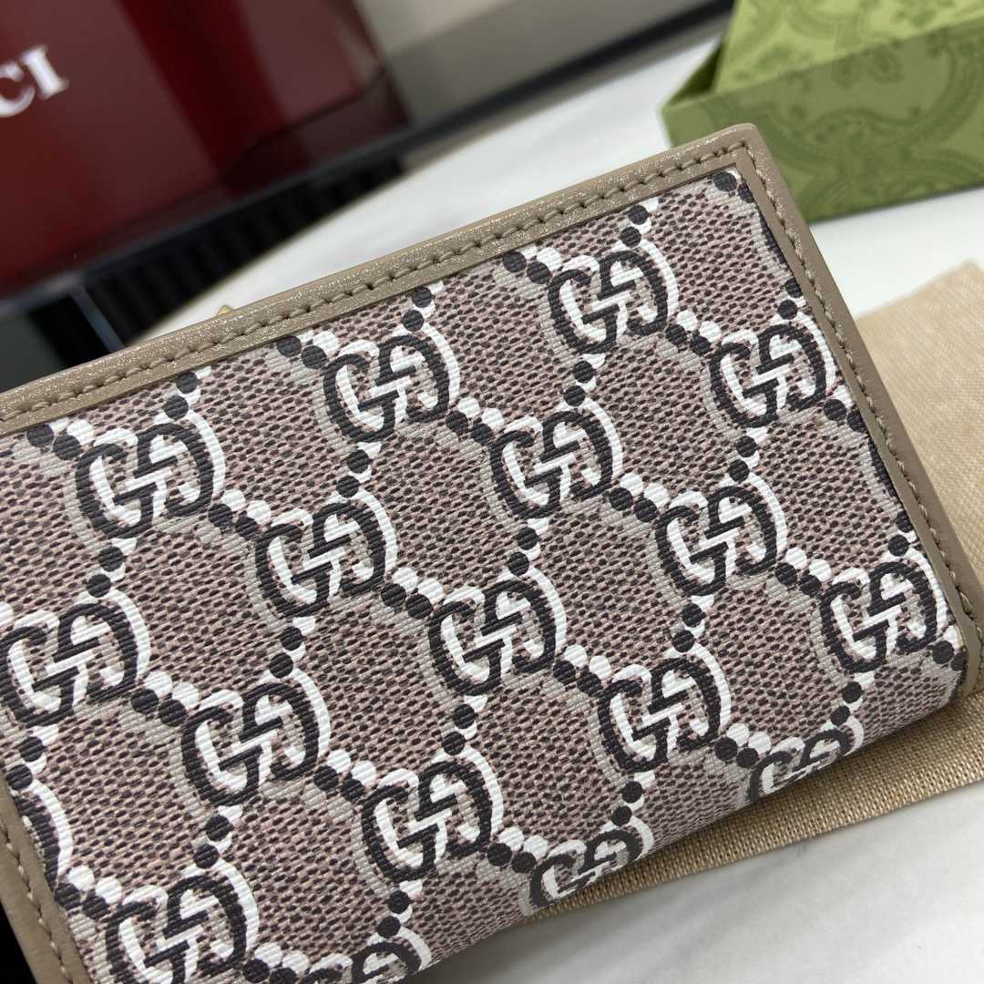 Gucci Medium Wallet With GG Shadow - 