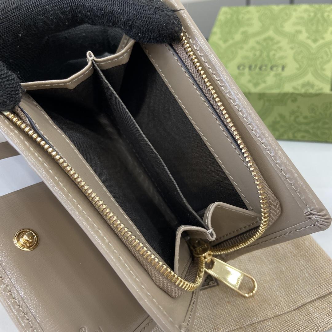 Gucci Medium Wallet With GG Shadow - 