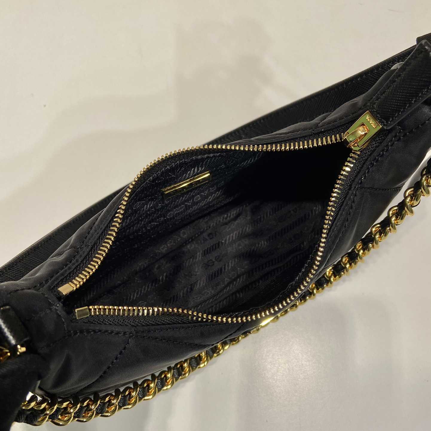 Prada Re-Edition 1995 Chaîne Re-Nylon Mini-bag - PerfectKickZ