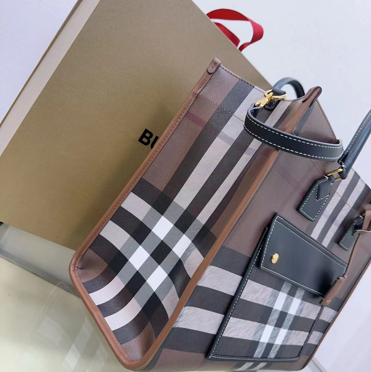 Burberry Medium Freya Tote  - PerfectKickZ