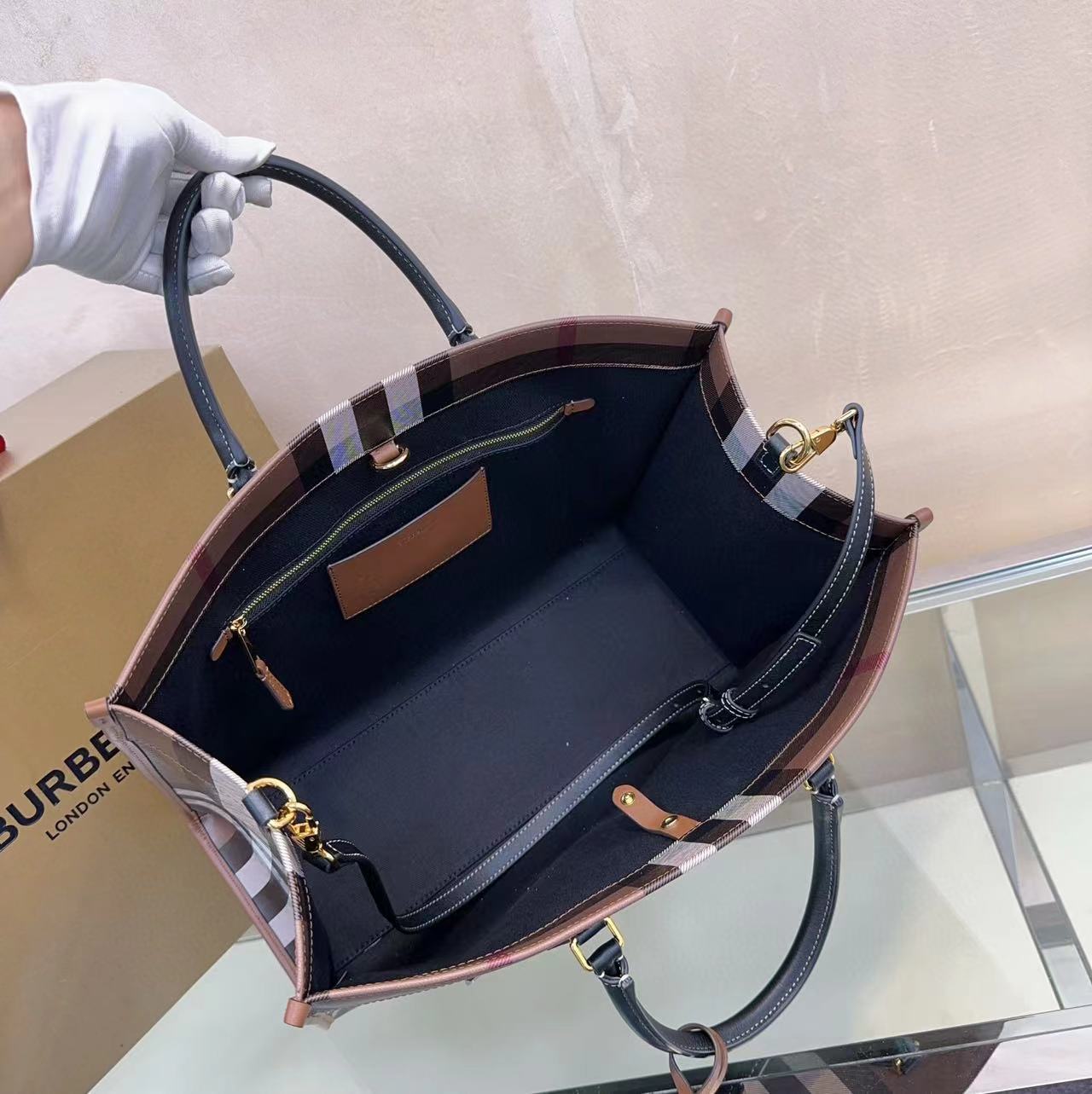 Burberry Medium Freya Tote  - PerfectKickZ