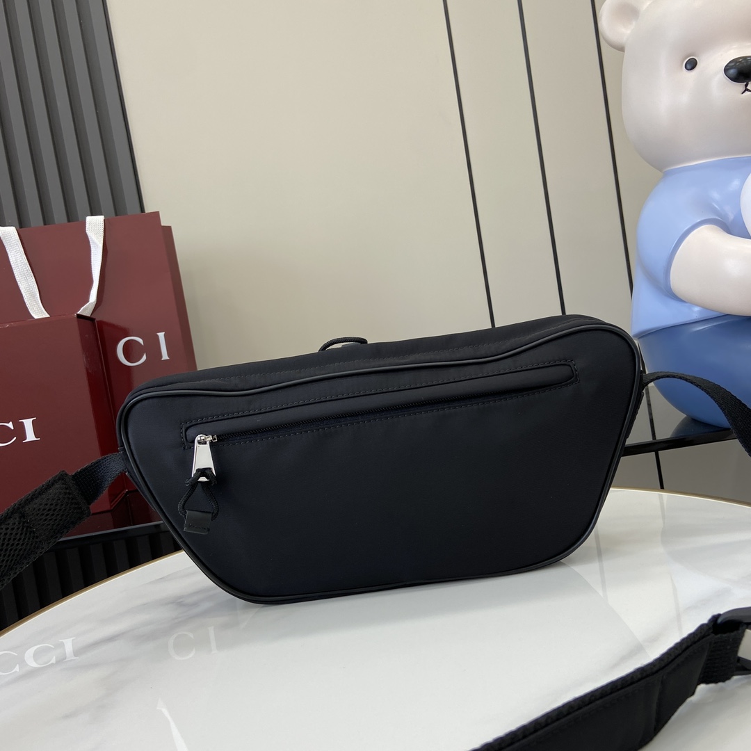 Gucci Small Crossbody Bag With Gucci Logo - PerfectKickZ