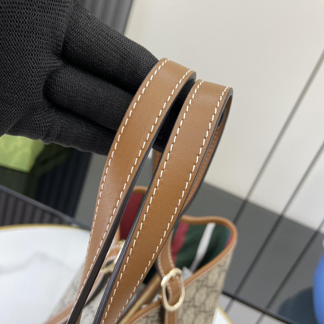 Gucci GG Emblem Medium Tote Bag - PerfectKickZ