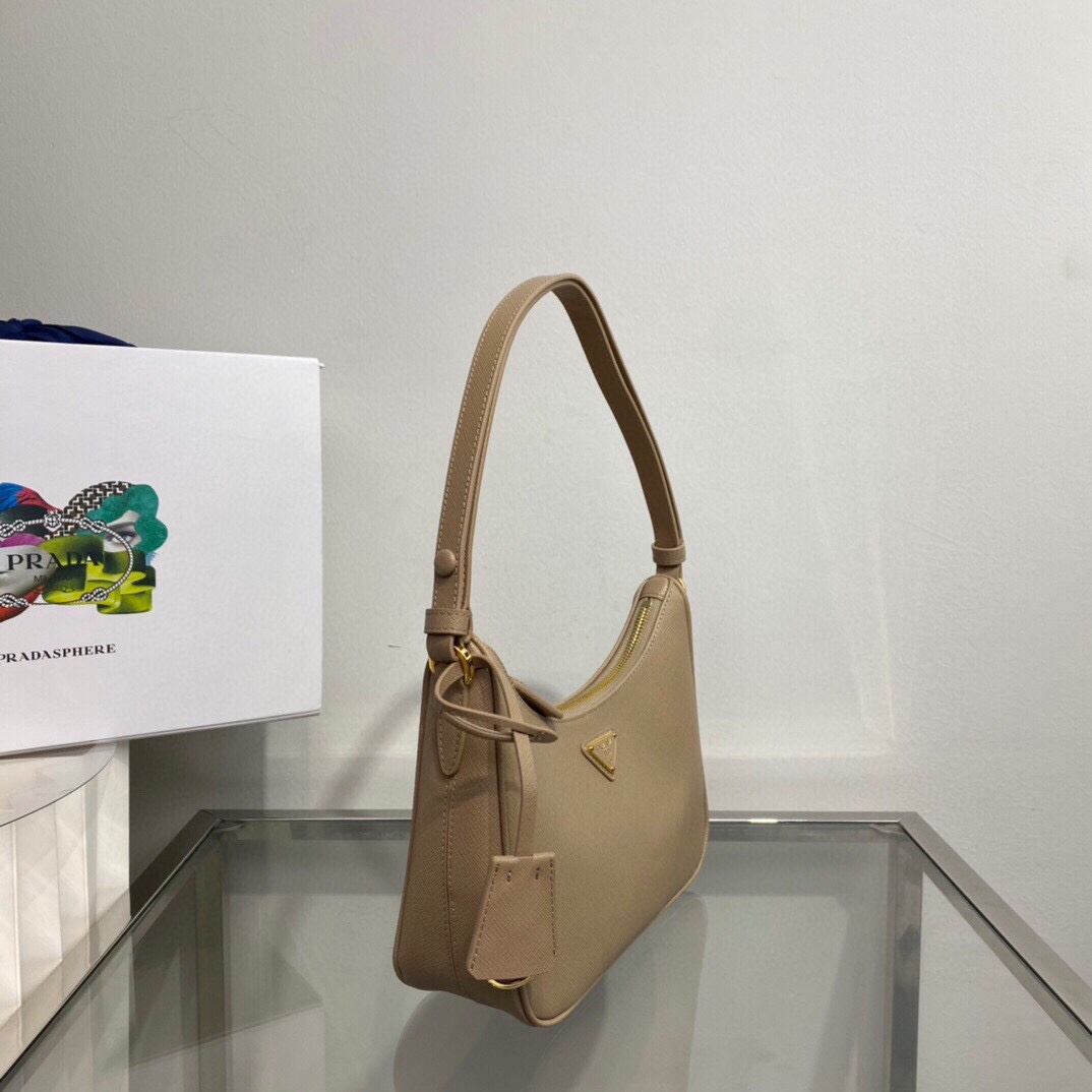 Prada Re-Edition 2005 Saffiano Leather Bag （ 22×18×6cm） - PerfectKickZ