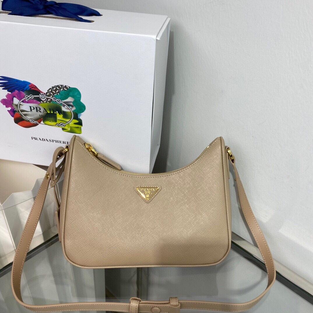 Prada Re-Edition 2005 Saffiano Leather Bag （ 22×18×6cm） - PerfectKickZ