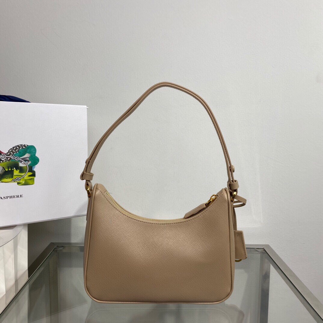 Prada Re-Edition 2005 Saffiano Leather Bag （ 22×18×6cm） - PerfectKickZ